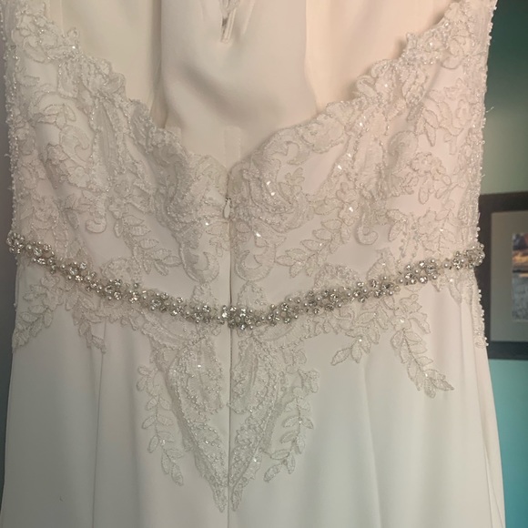 Wedding dress - Picture 4 of 4